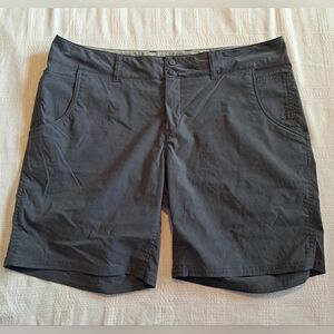 Horny Toad women's size 12 gray athletic style snap closure 3 pocket shorts EUC